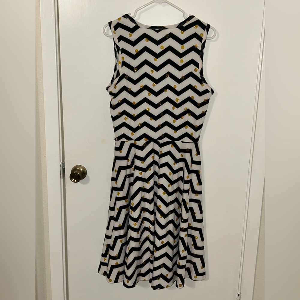LuLaRoe Gray and White Chevron Dress, PERFECT FOR NEW YEARS PARTY!